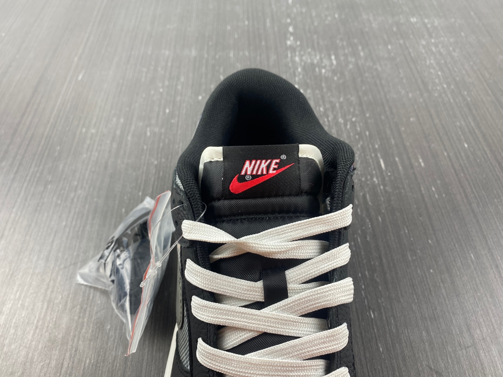 nike dunk low graffiti black red - dm0108-001