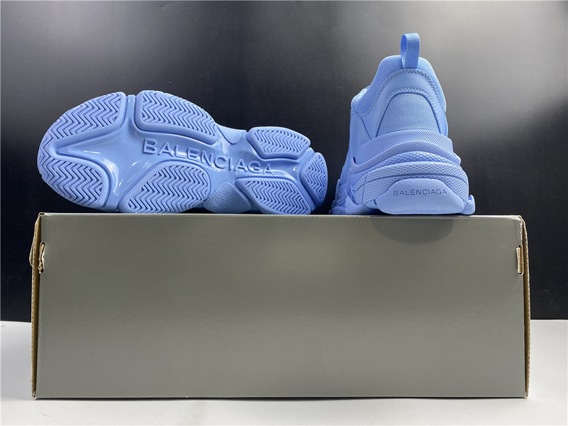 Ba*len*cia*ga triple s