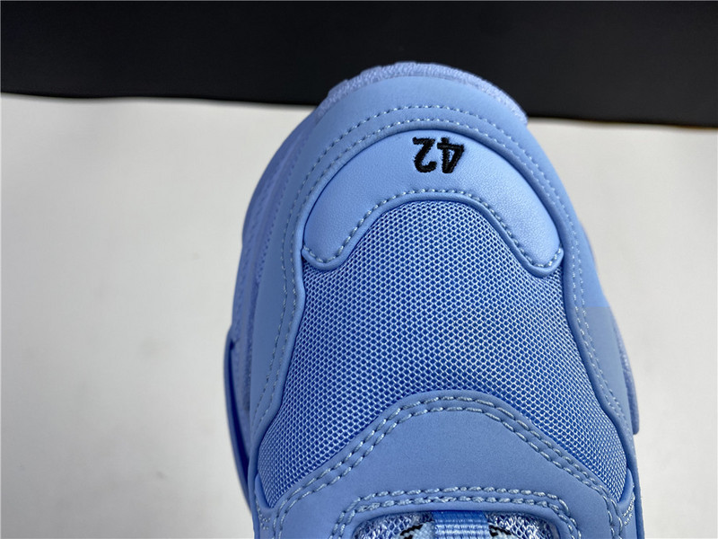 Ba*len*cia*ga triple s