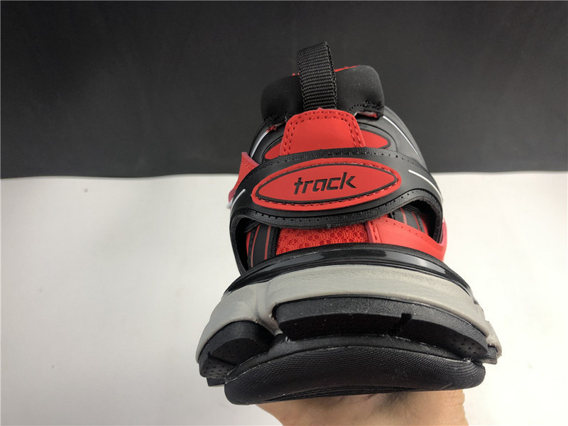 Ba*len*cia*ga track red with black
