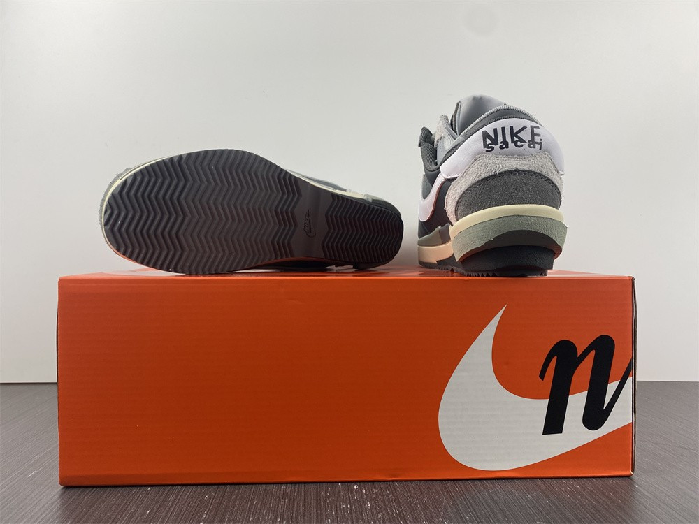 nike zoom cortez sp sacai iron grey - dq0581-001