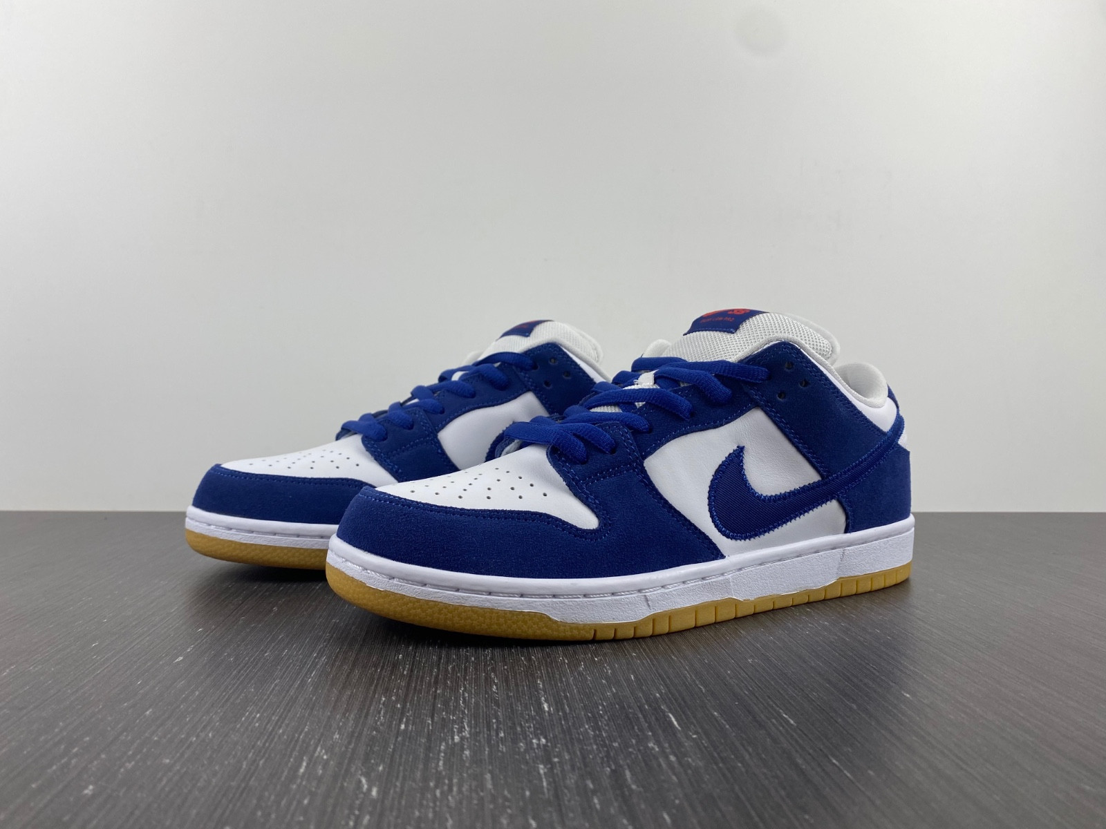 nike sb dunk low dodgers do9395-400