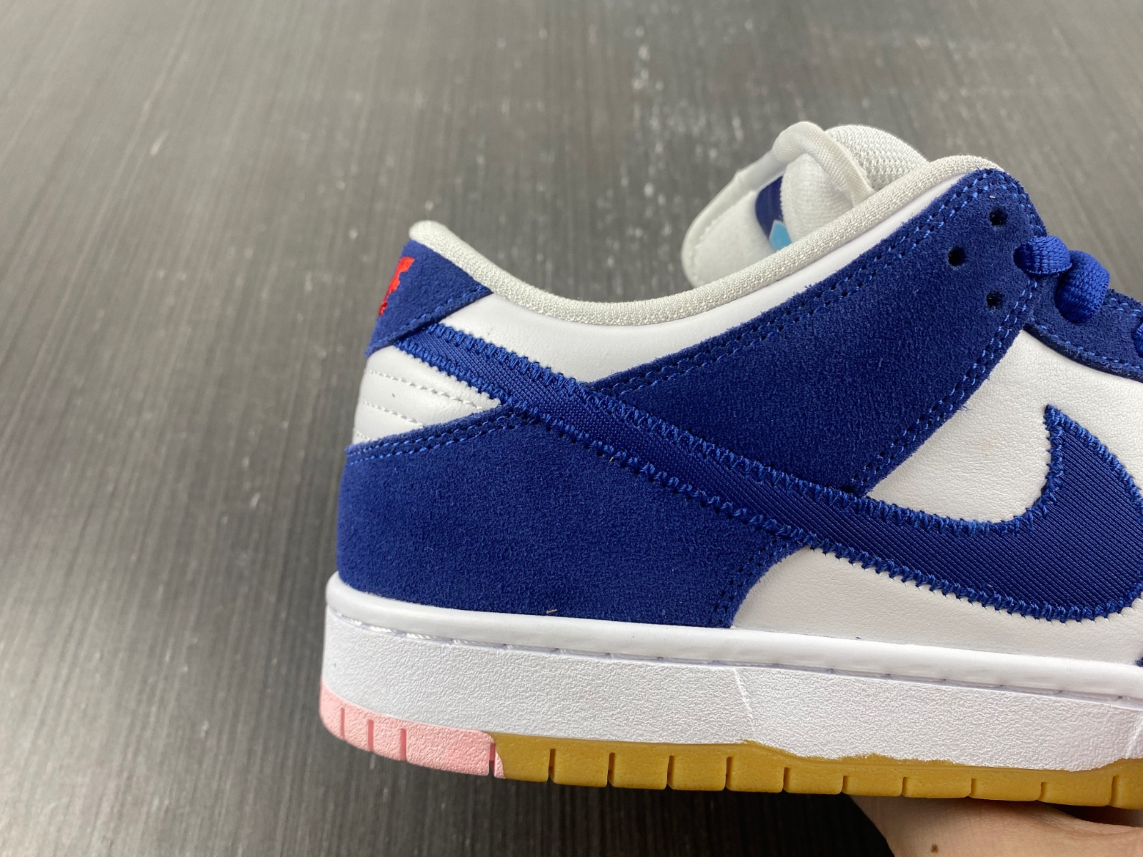nike sb dunk low dodgers do9395-400