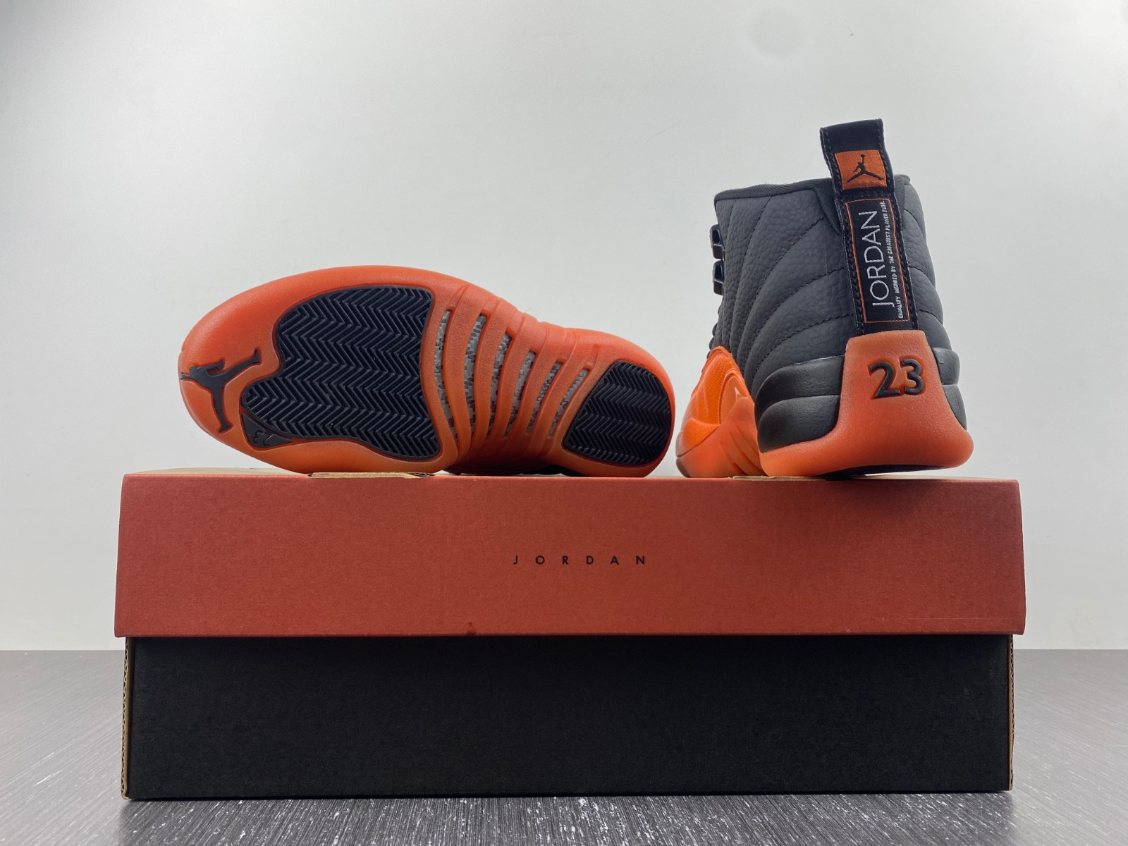 air jordan 12 wmns brilliant orange fd9101-081