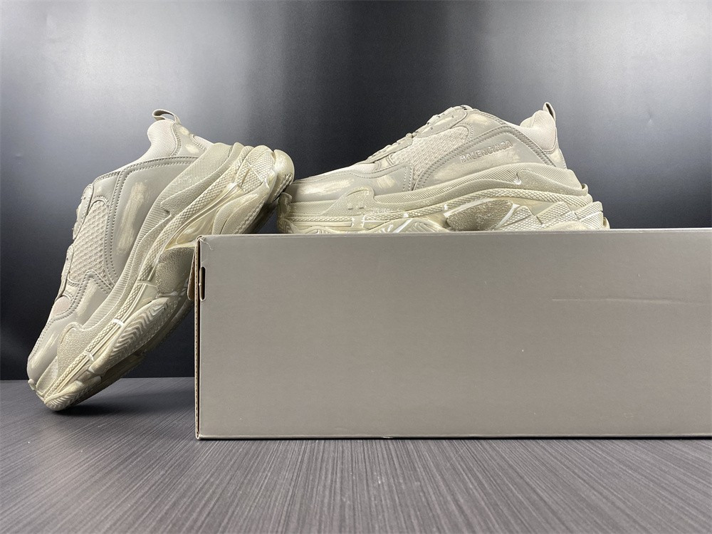 Ba*len*cia*ga triple s cream -colored sneaker