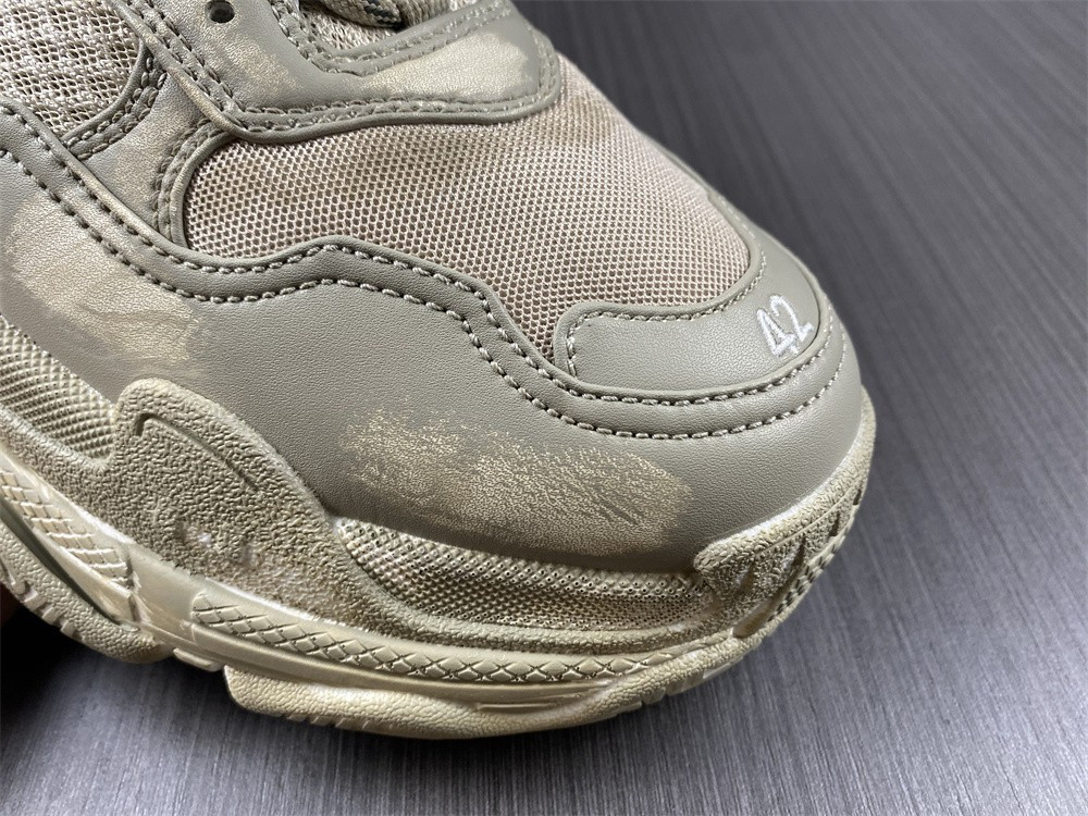 Ba*len*cia*ga triple s cream -colored sneaker