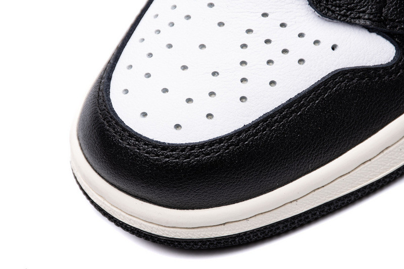 jordan 1 retro high black gym red 555088-061