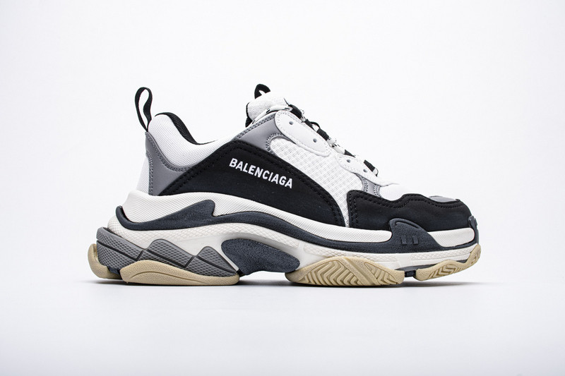 Ba*len*cia*ga triple s