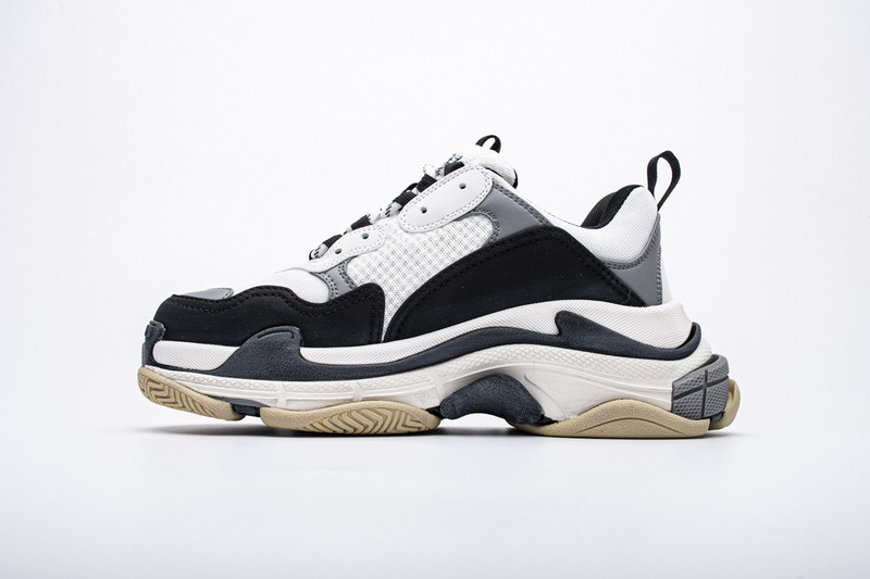 Ba*len*cia*ga triple s