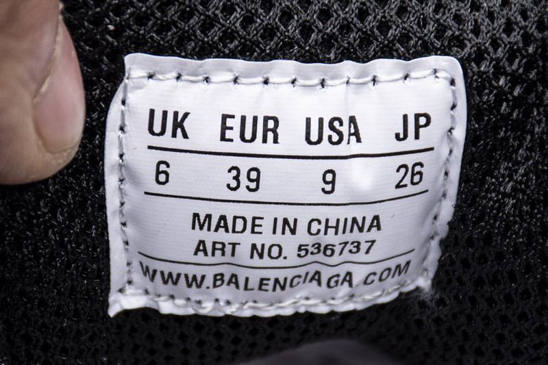 Ba*len*cia*ga triple s