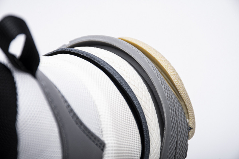 Ba*len*cia*ga triple s