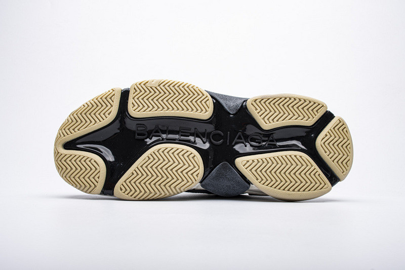 Ba*len*cia*ga triple s