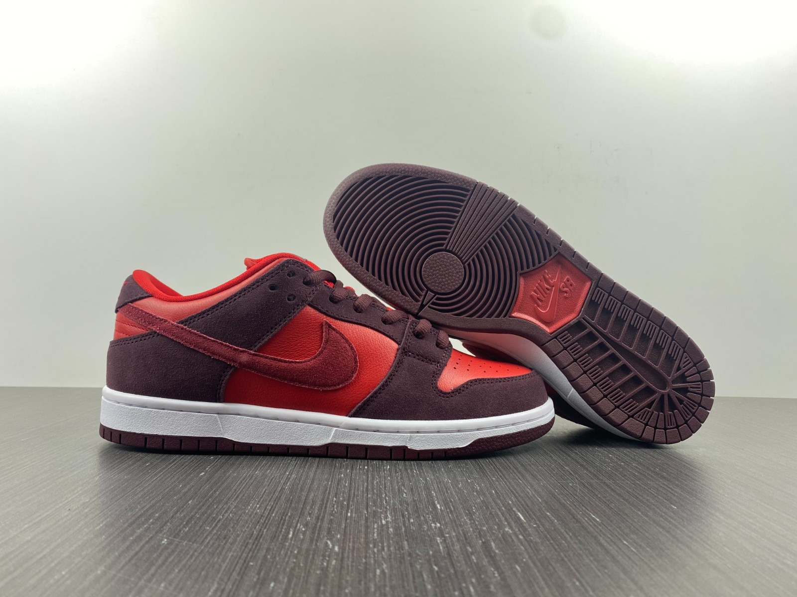 nike sb dunk low cherry - dm0807-600