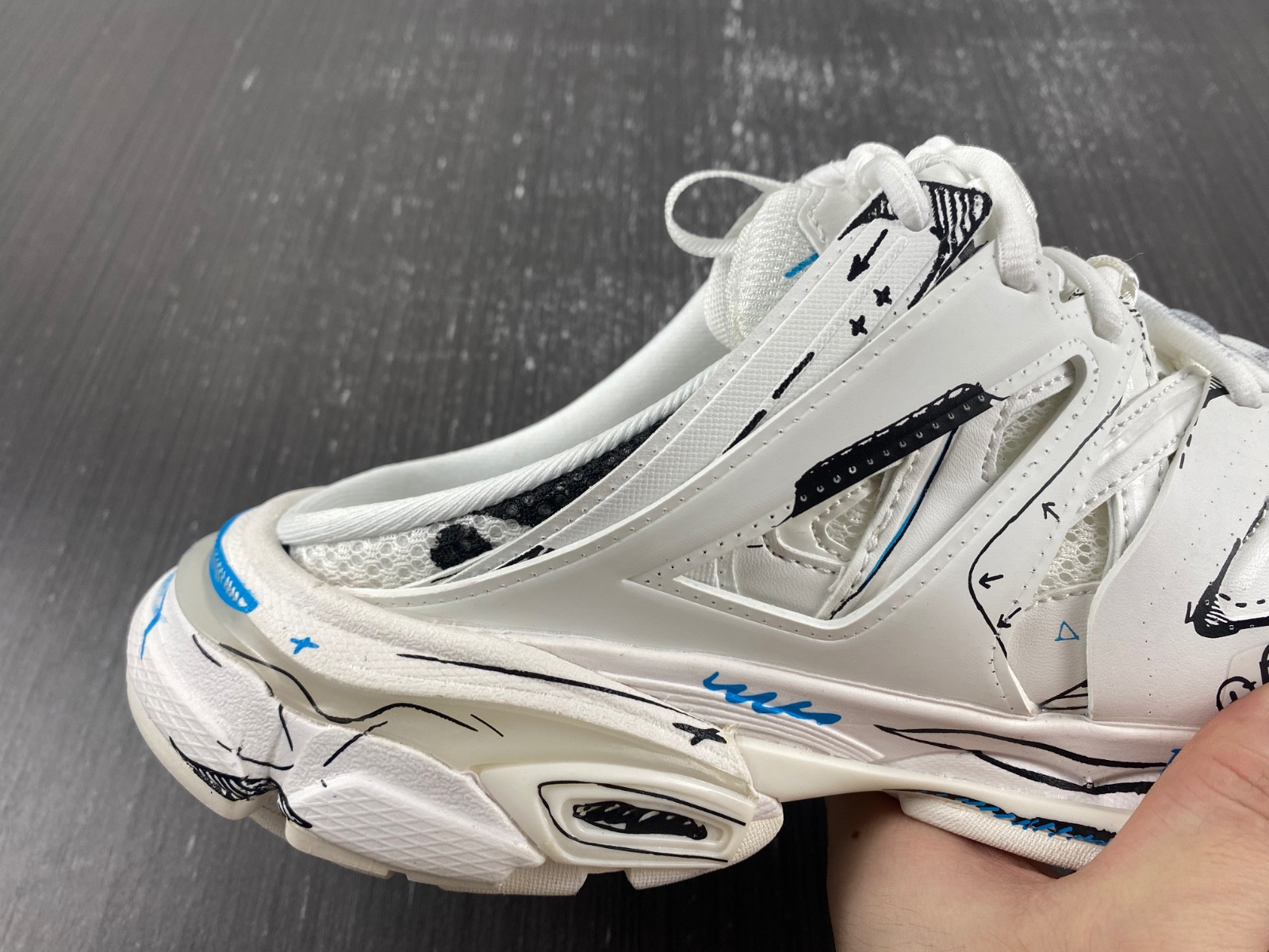 Ba*len*cia*ga track mule