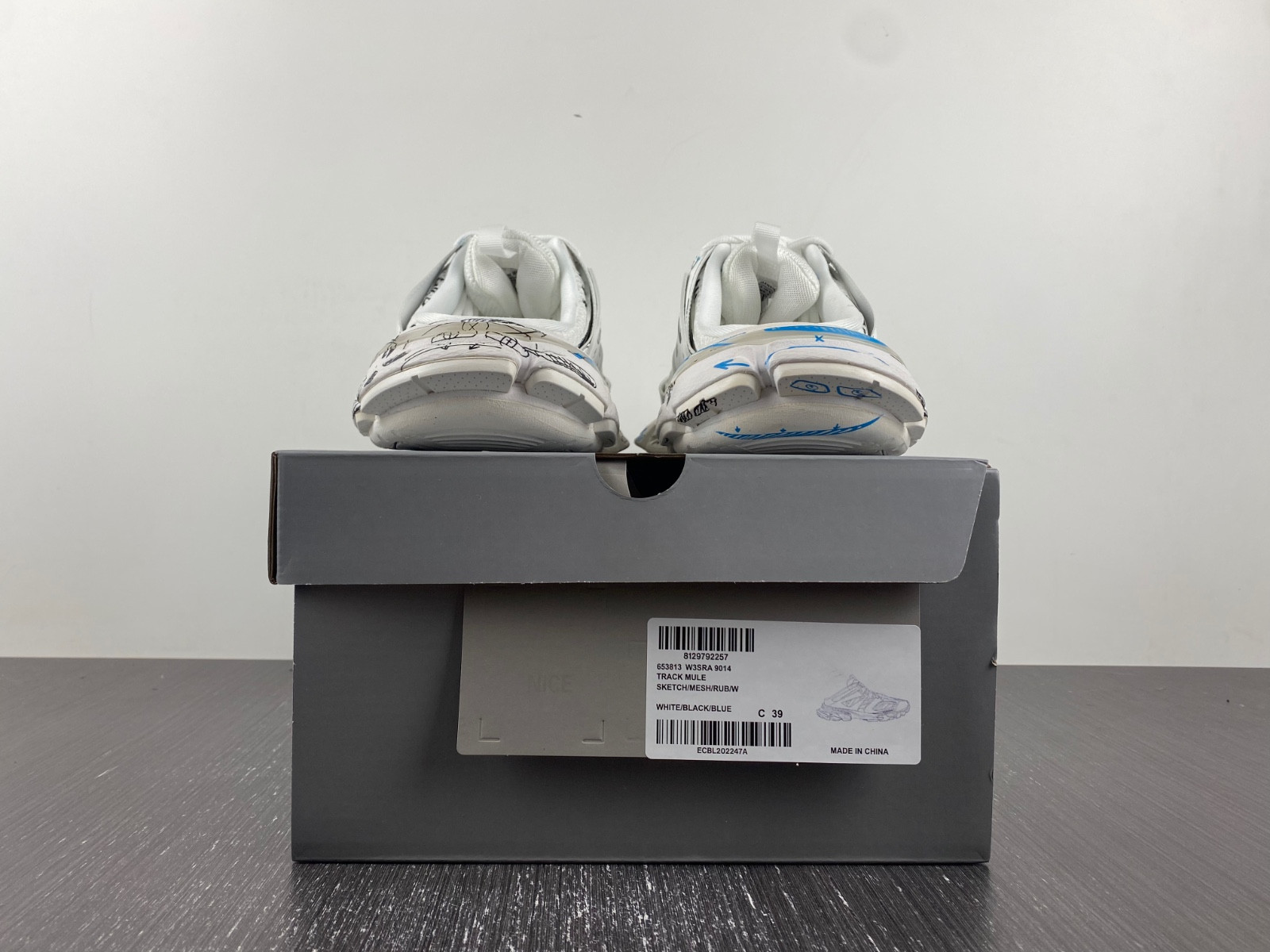 Ba*len*cia*ga track mule