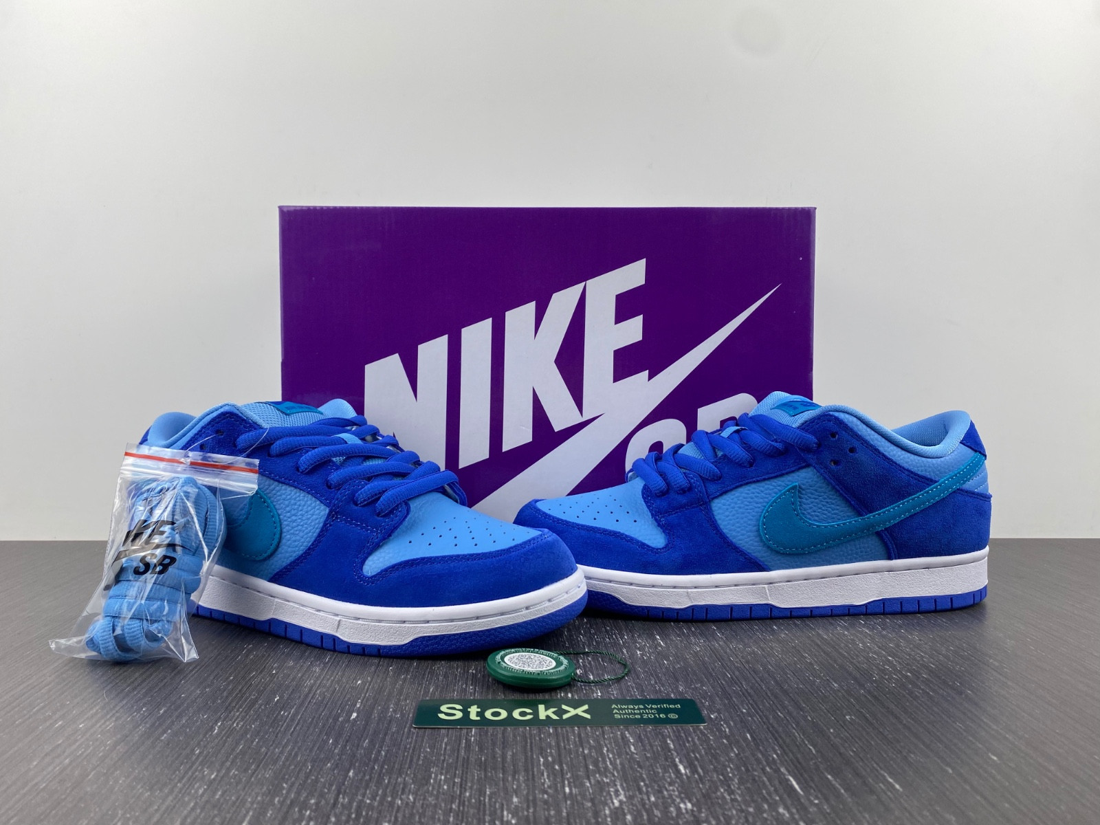 nike sb dunk low blue raspberry - dm0807-400