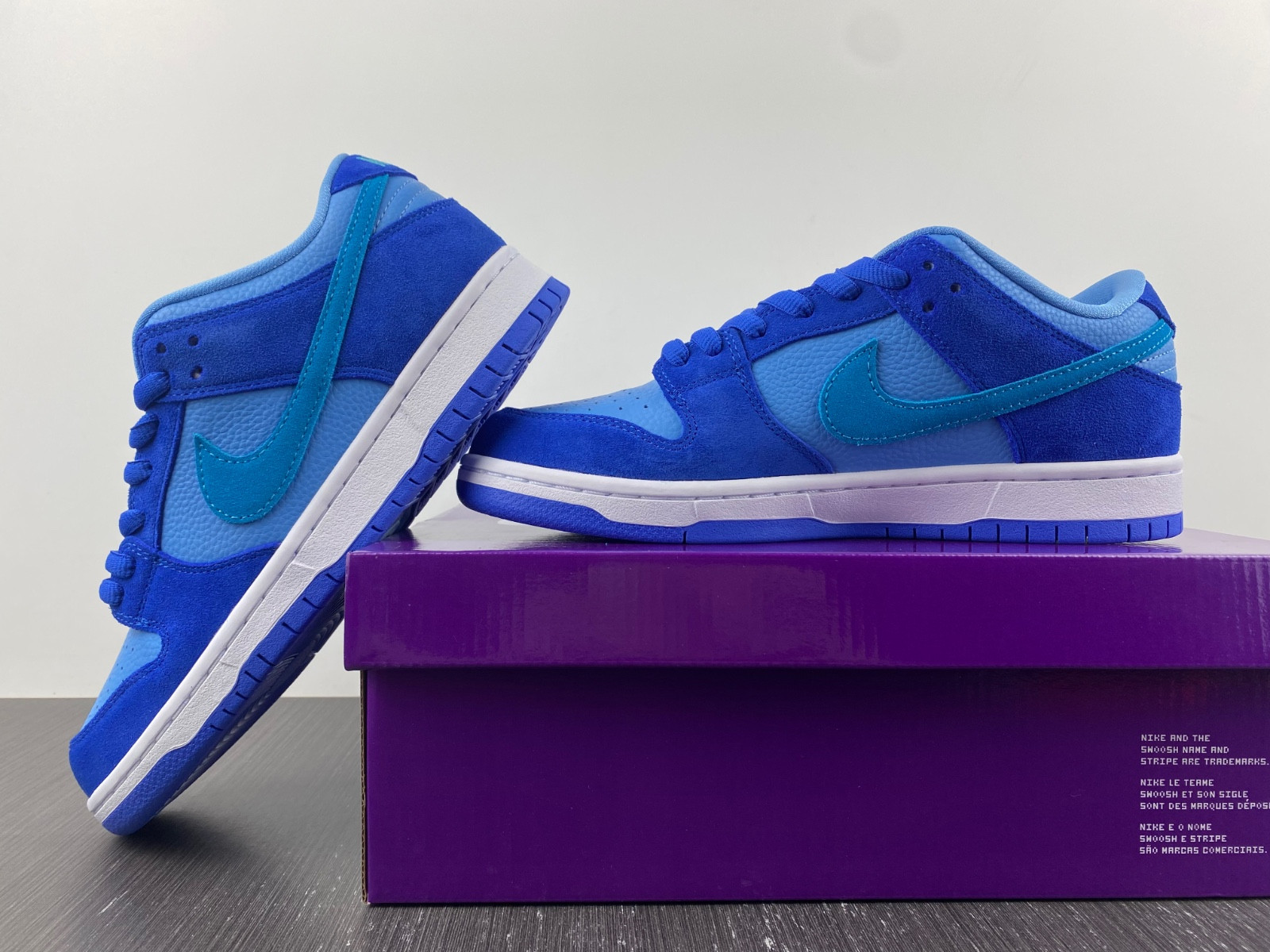 nike sb dunk low blue raspberry - dm0807-400