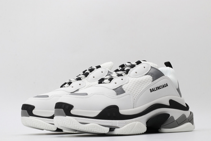 Ba*len*cia*ga triple s