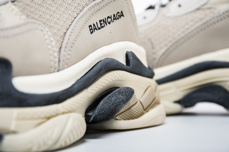 Ba*len*cia*ga triple s trainers vanille