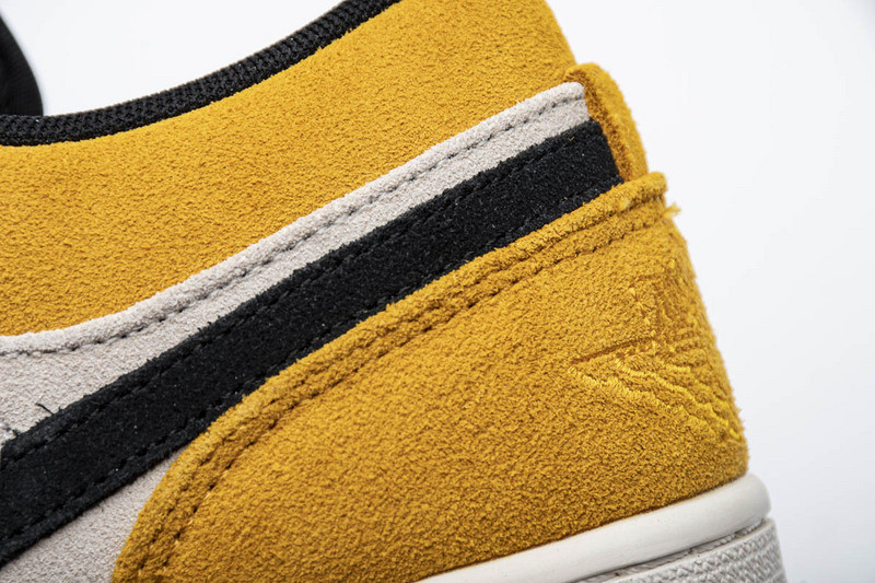 jordan 1 low sail university gold black 553558-127