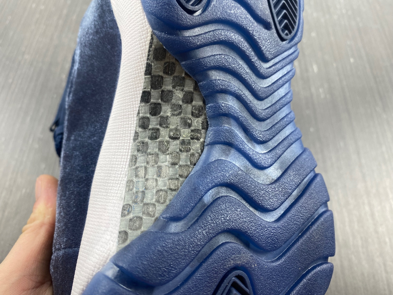 air jordan 11 midnight navy metallic silver white ar0715-441