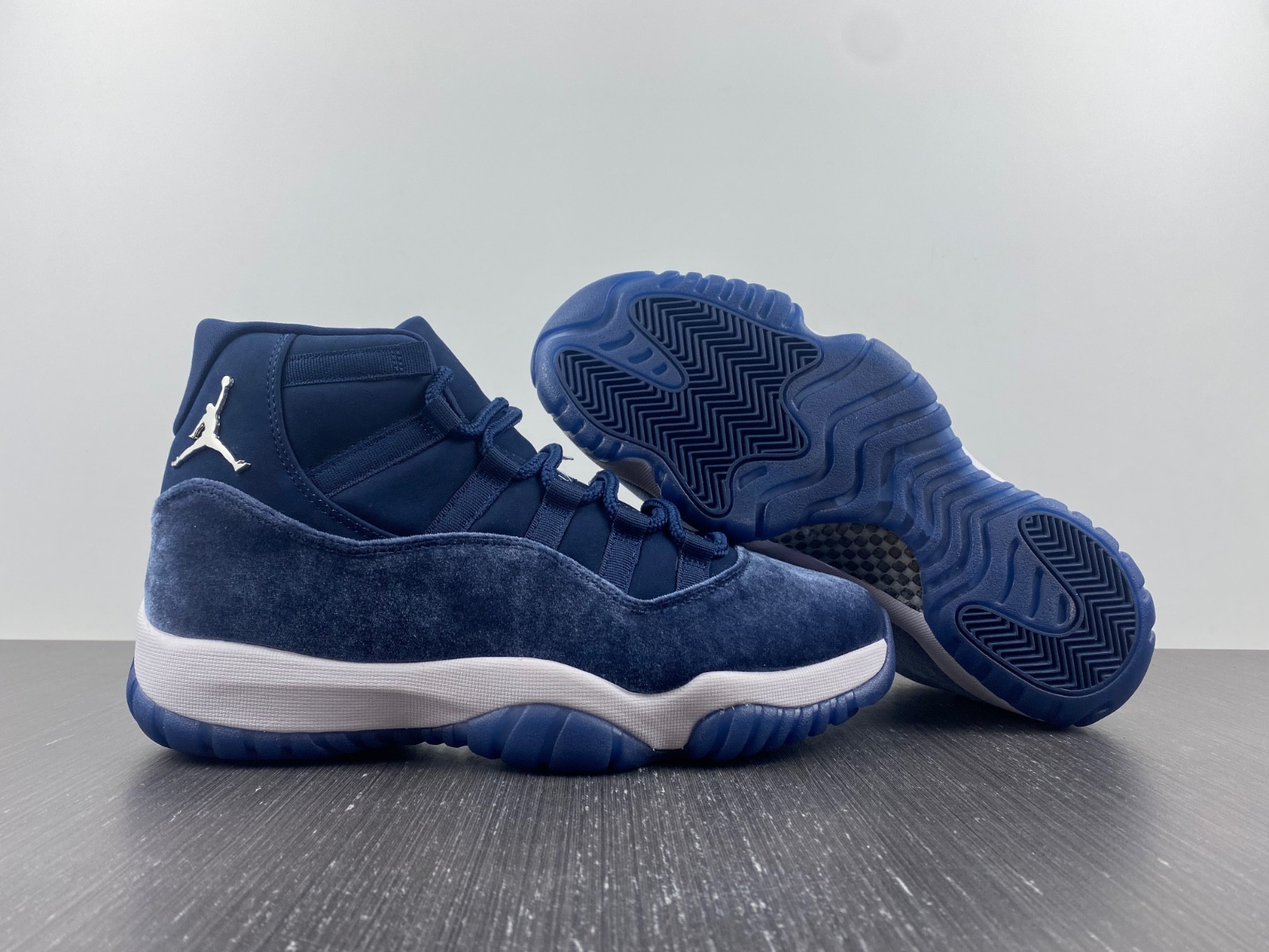 air jordan 11 midnight navy metallic silver white ar0715-441