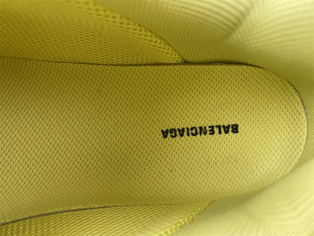 Ba*len*cia*ga triple s