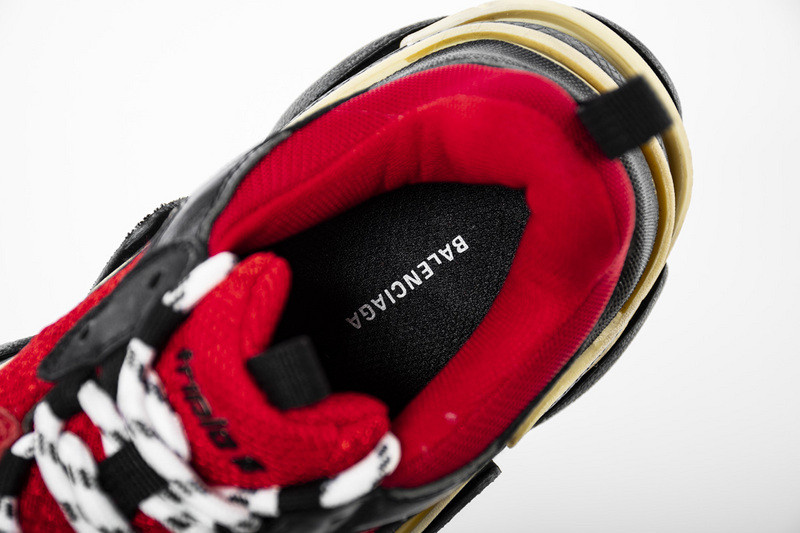 Ba*len*cia*ga triple s red/ black