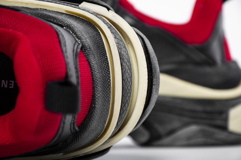 Ba*len*cia*ga triple s red/ black