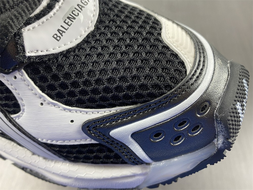 Ba*len*cia*ga runner sneaker 677403w3rb29010