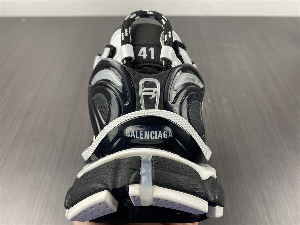 Ba*len*cia*ga runner sneaker 677403w3rb29010