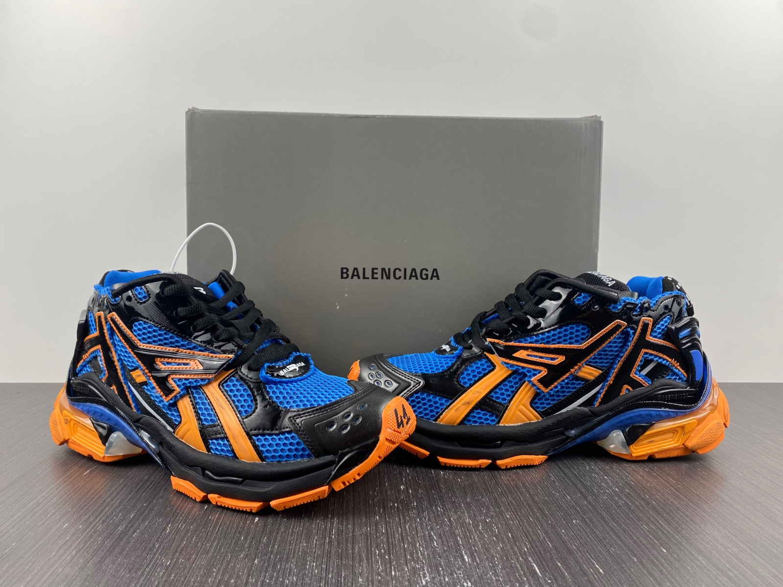 Ba*len*cia*ga runner sneaker