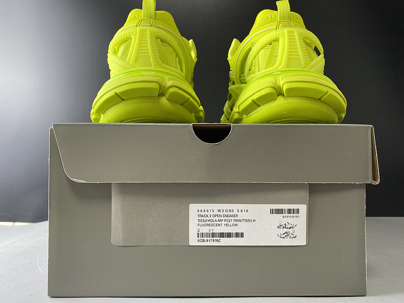 Ba*len*cia*ga track 2