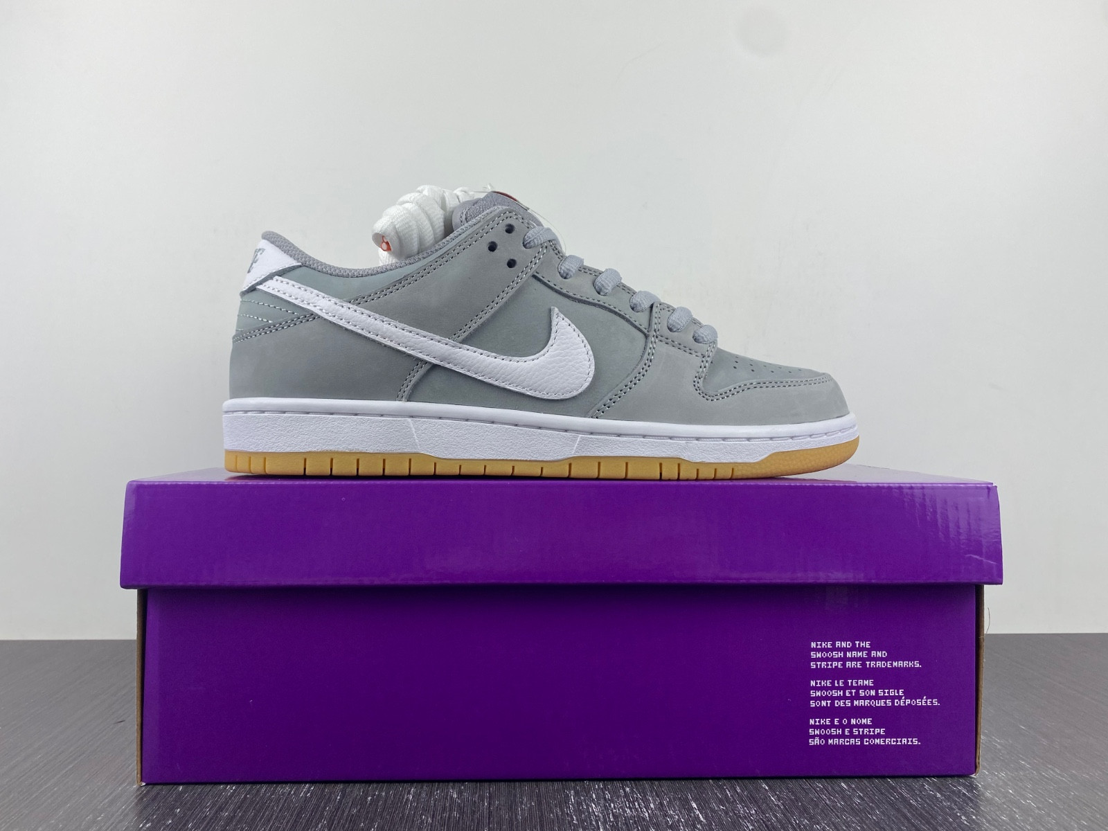 nike sb dunk low pro iso orange label wolf grey gum dv5464-001