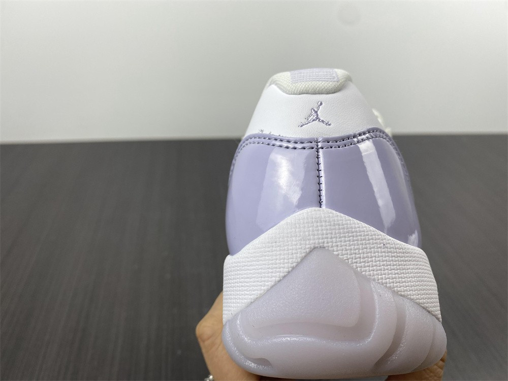 air jordan 11 low “pure violet” ah7860-101