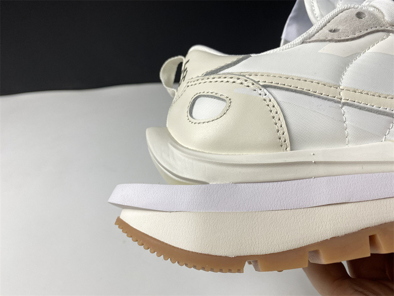 sacai x nike vaporwaffle 3.0 dd1875-100