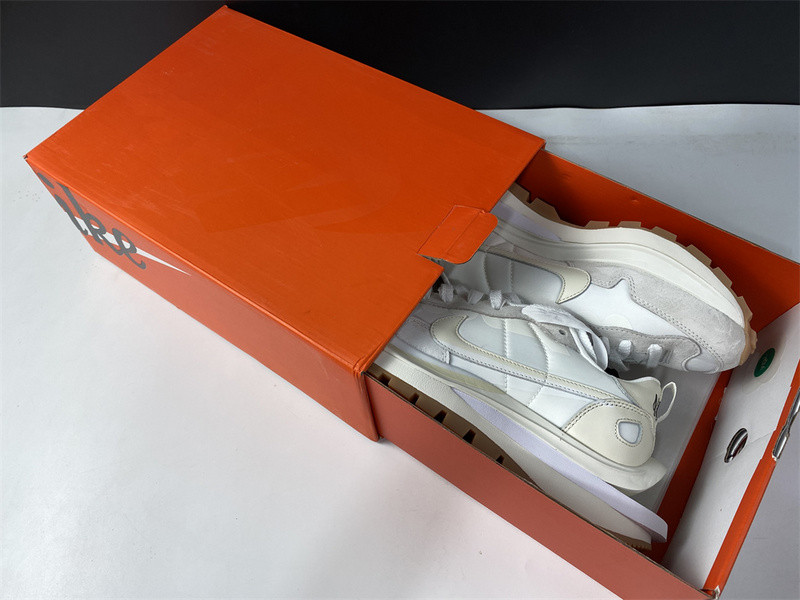 sacai x nike vaporwaffle 3.0 dd1875-100