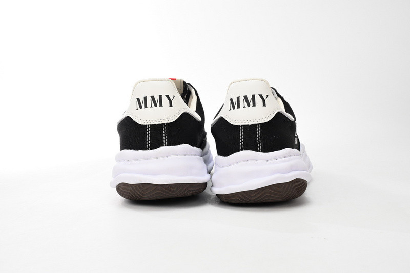 mmy sneaker 0044