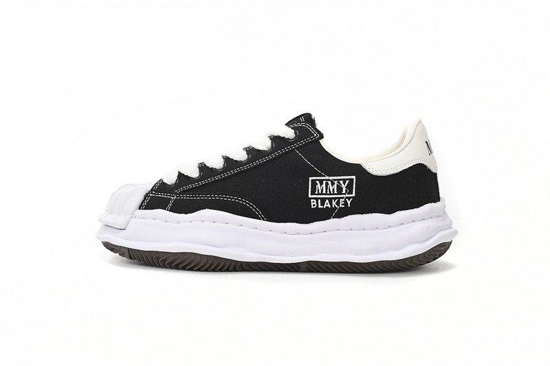 mmy sneaker 0044