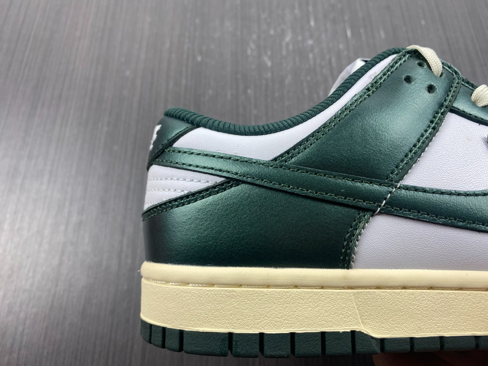 nike dunk low vintage green (w) - dq8580-100