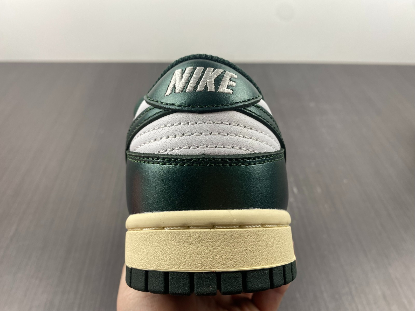 nike dunk low vintage green (w) - dq8580-100