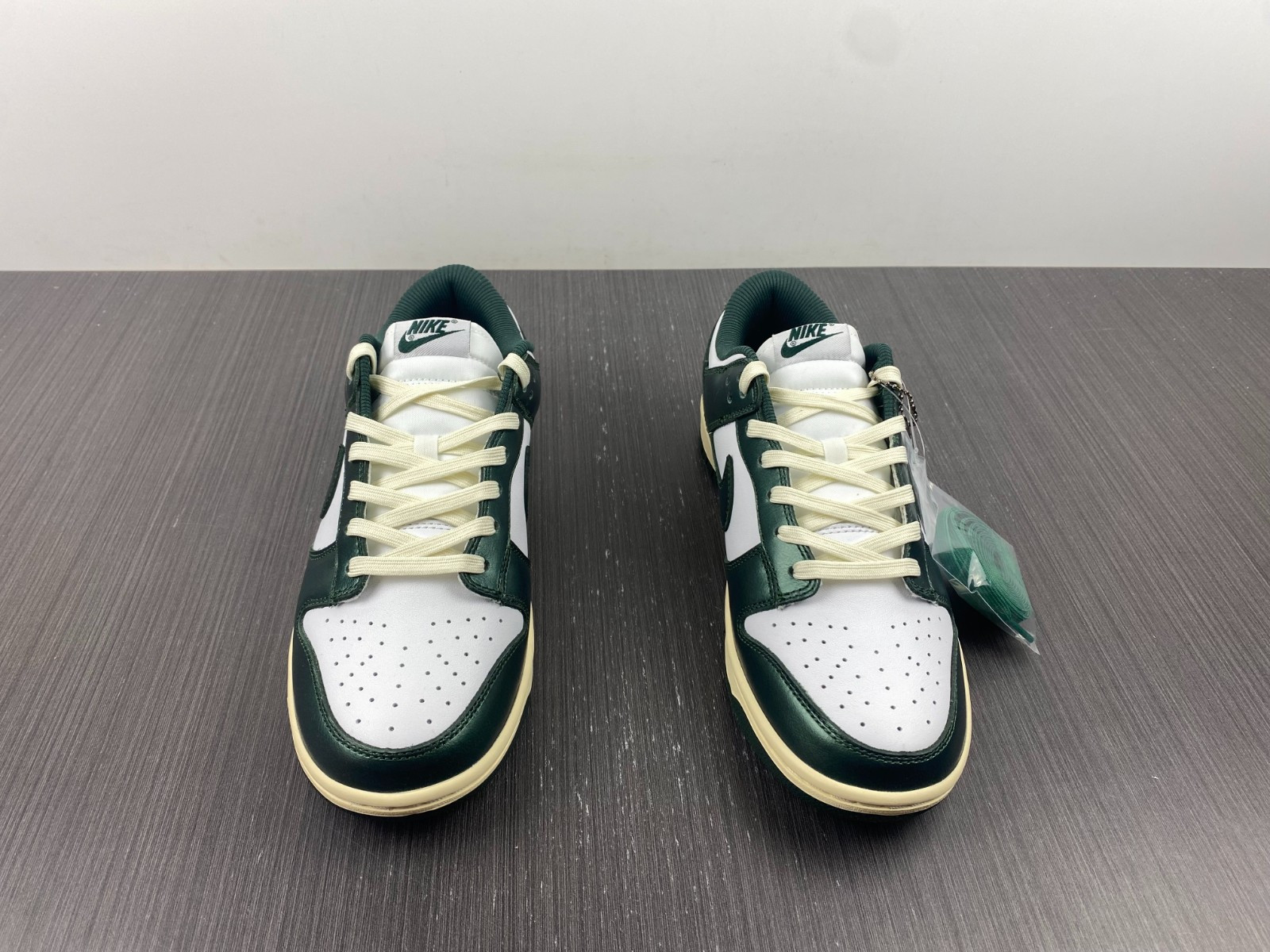 nike dunk low vintage green (w) - dq8580-100