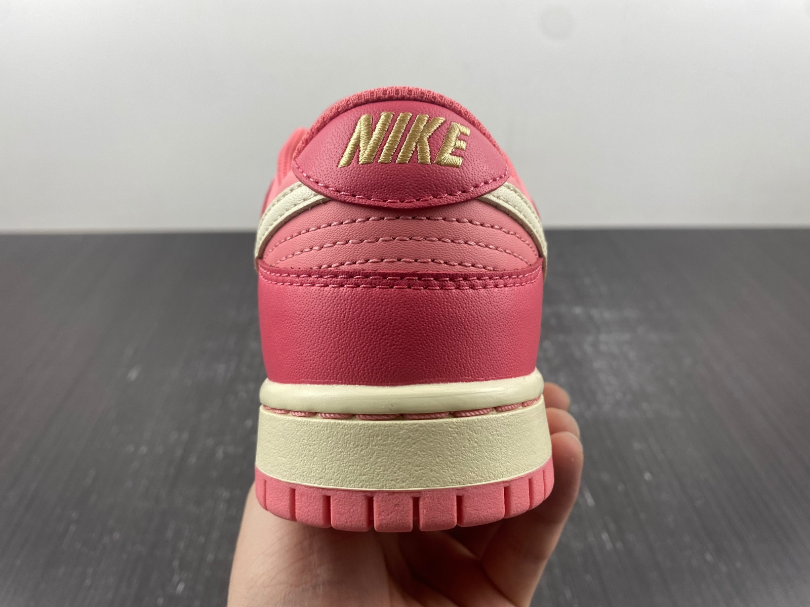 nike dunk low strawberry peach cream (gs) - dh9765-200