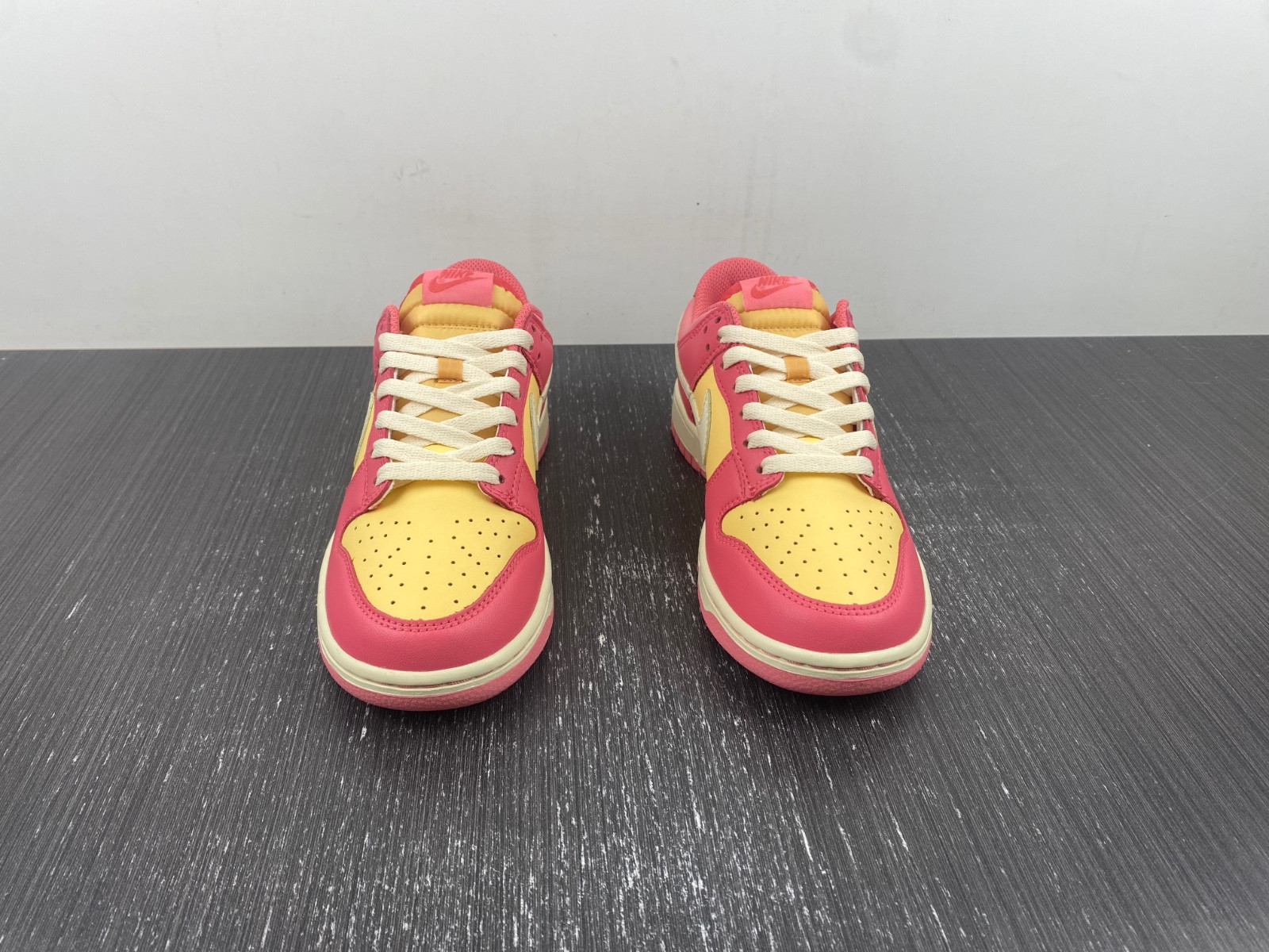 nike dunk low strawberry peach cream (gs) - dh9765-200