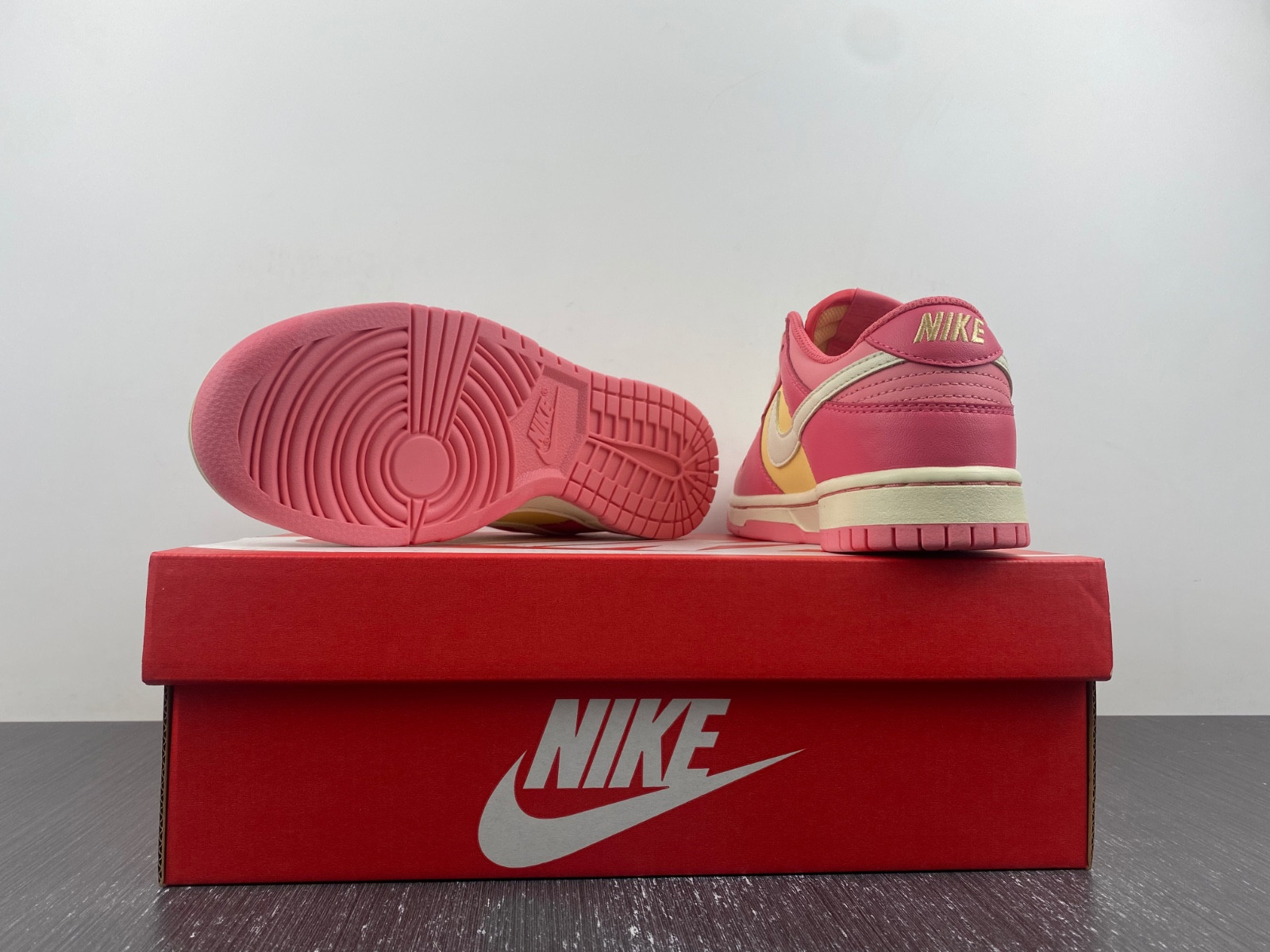 nike dunk low strawberry peach cream (gs) - dh9765-200