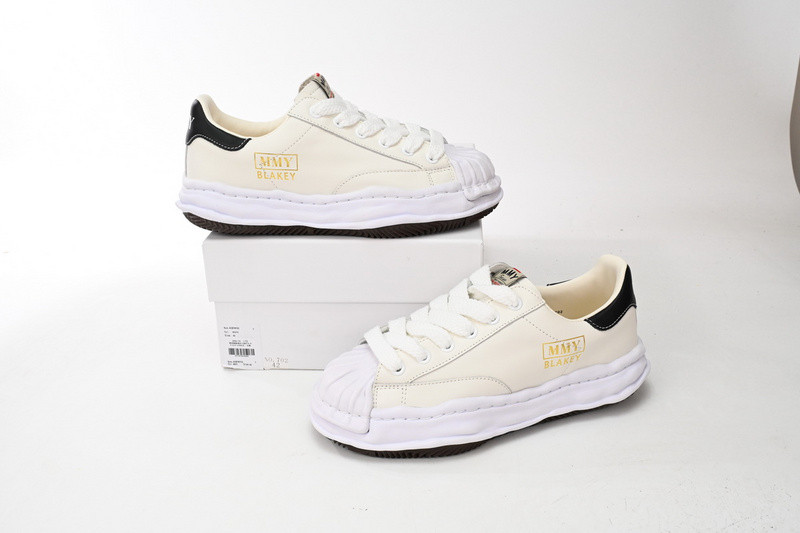 mmy sneaker 0047