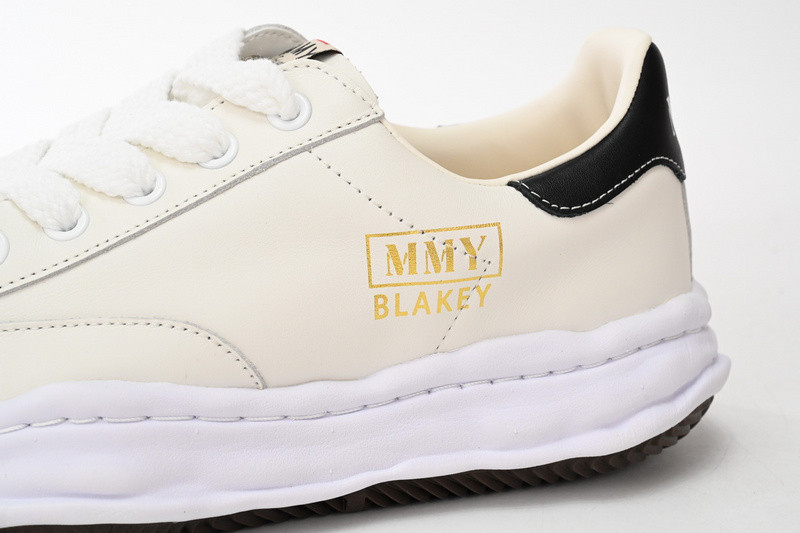 mmy sneaker 0047