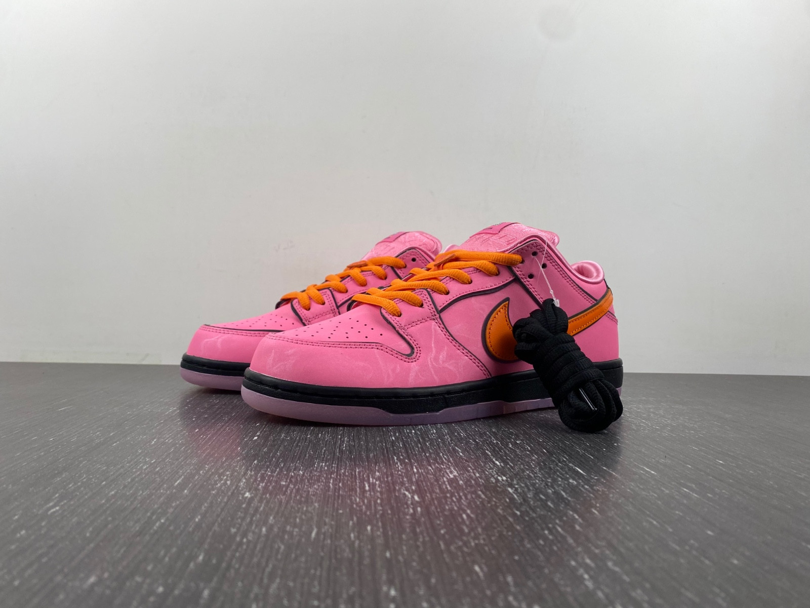 the powerpuff girls x nike sb dunk low blossom fd2631-600