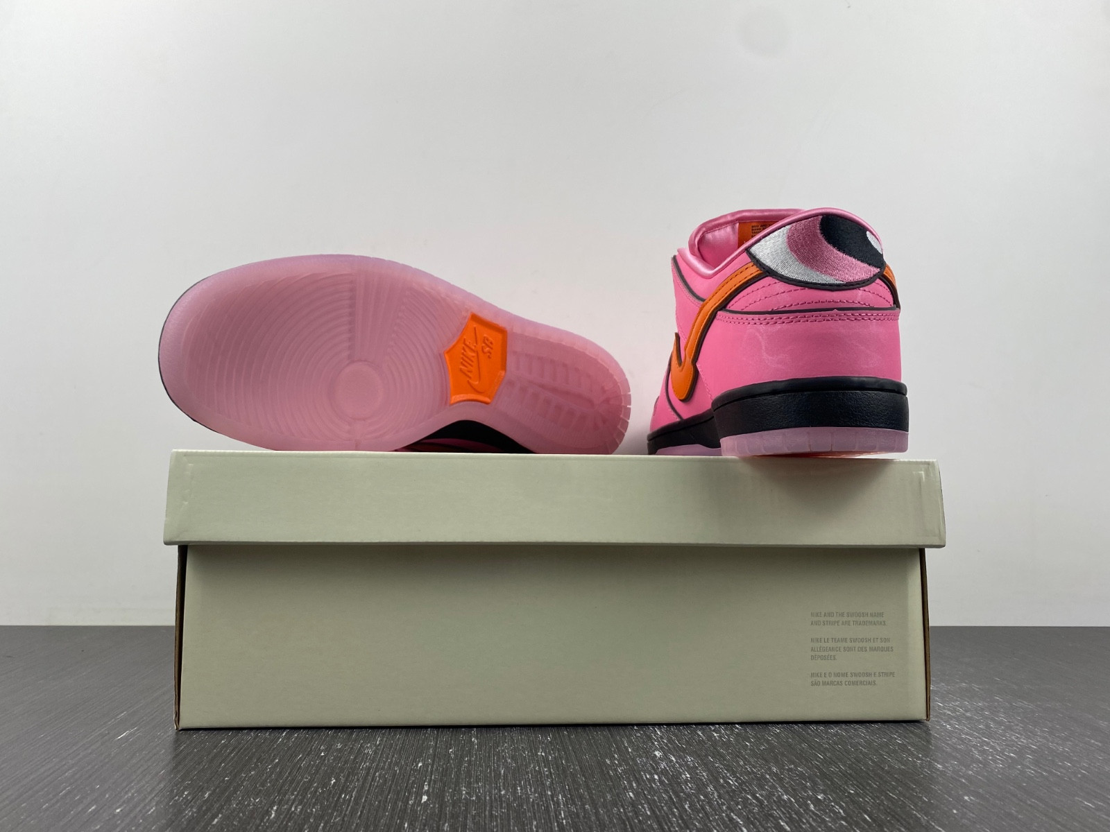 the powerpuff girls x nike sb dunk low blossom fd2631-600