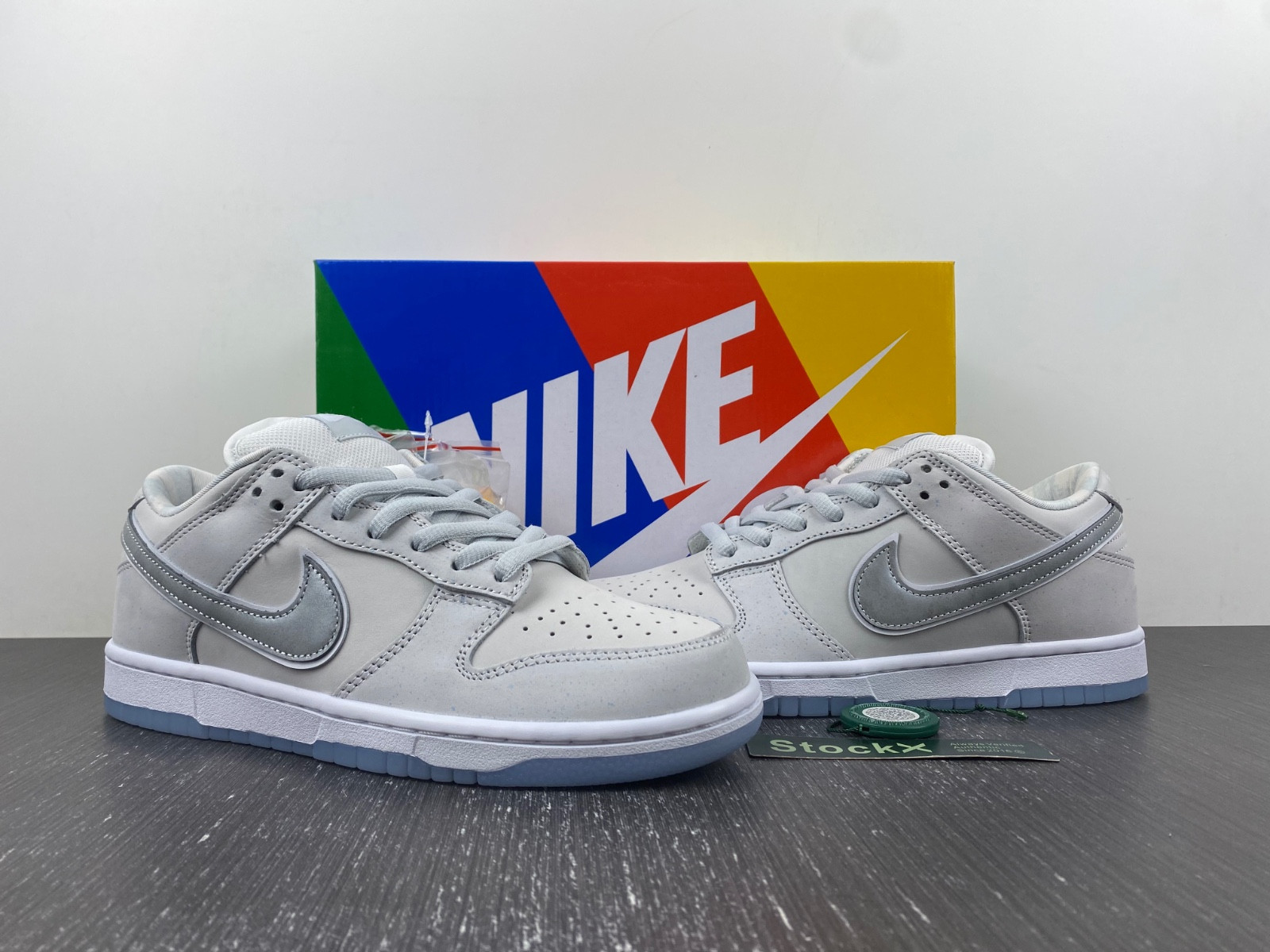 nike sb dunk low white lobster (friends and family) fd8776-100